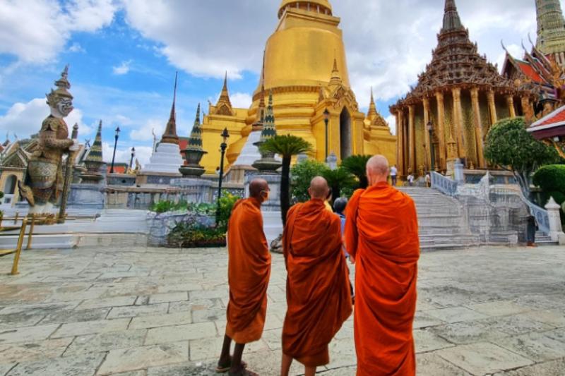 temple-walking-tour-grand-palace-wat-pho-wat-a-4