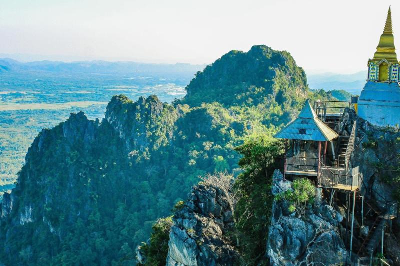 unseen-lampang-temple-street-art-1