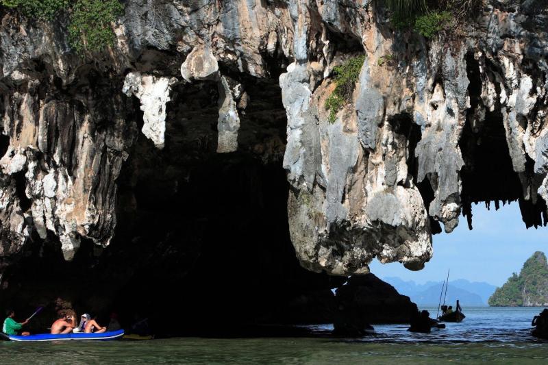 james-bond-discovery-4