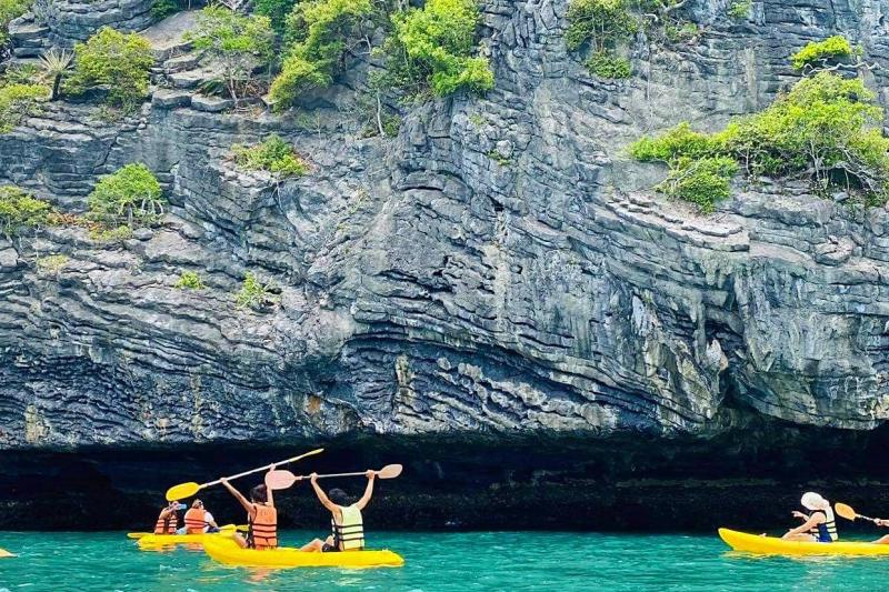 angthong-marine-park-by-speed-boat-4