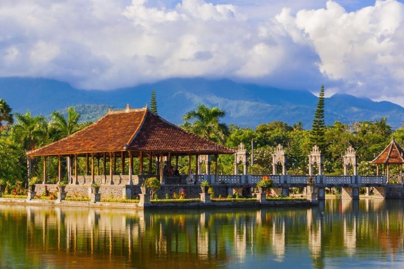 full-day-taman-ujung-and-tirta-gangga-floating-pal-4