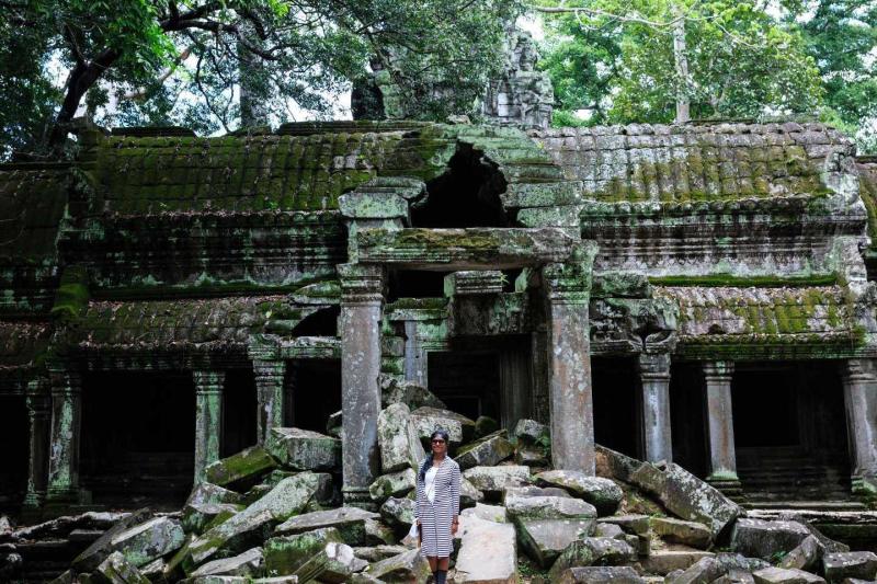 explore-angkor-small-group-tour-3