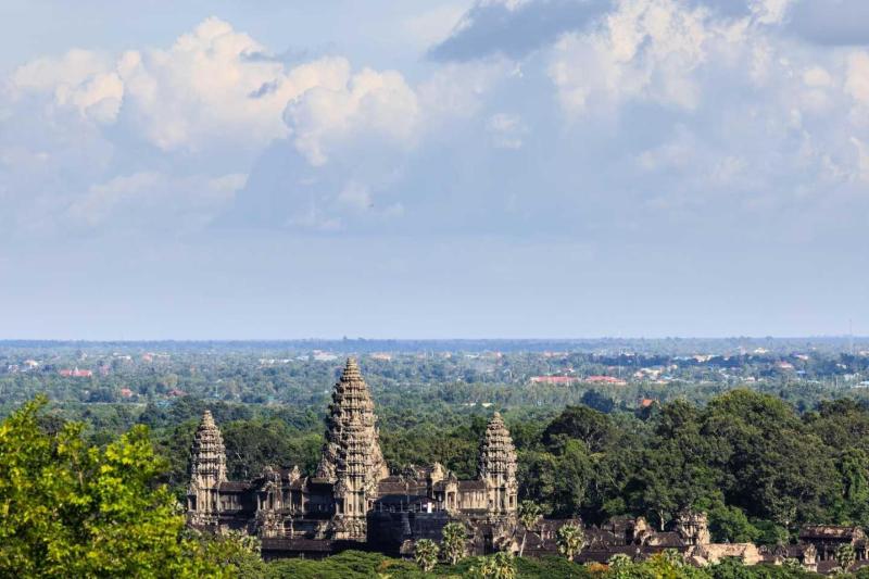 explore-angkor-small-group-tour-5