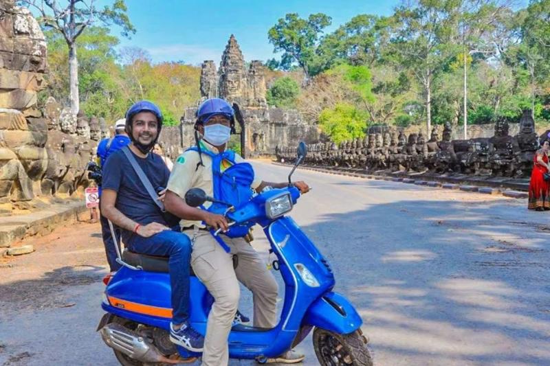angkor-sunrise-by-vespa-6