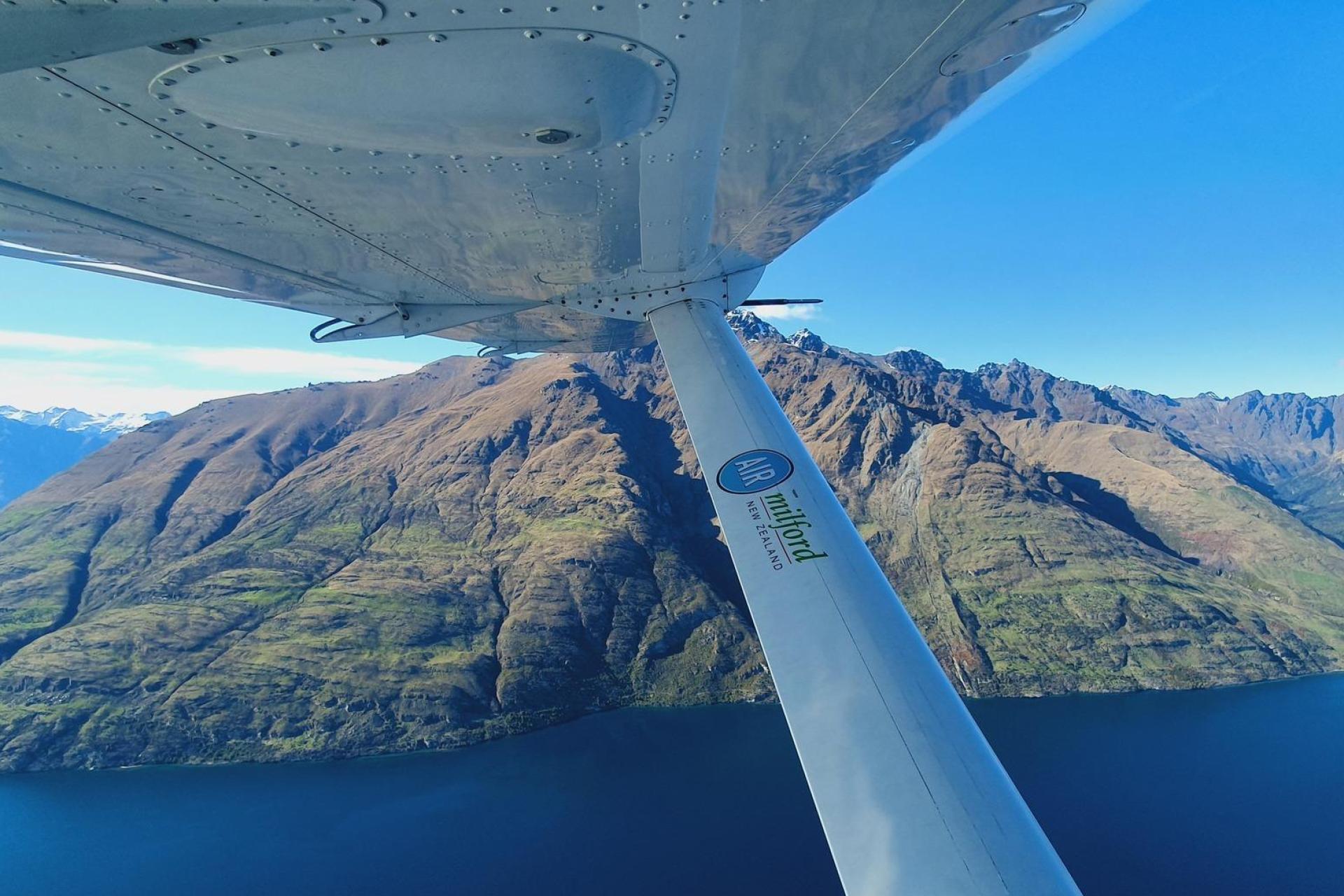 Flying over Milford Sound and Big 5 Glaciers Scenic Flight Day Tour from Queenstown: Rob Roy, Bonar, Jura, Volta, Dart, Olivine and Donne Glaciers 