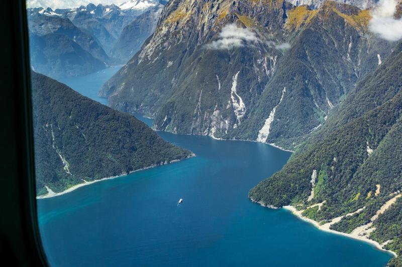 milford-sounds-fly-nature-cruise-fly-1130-4