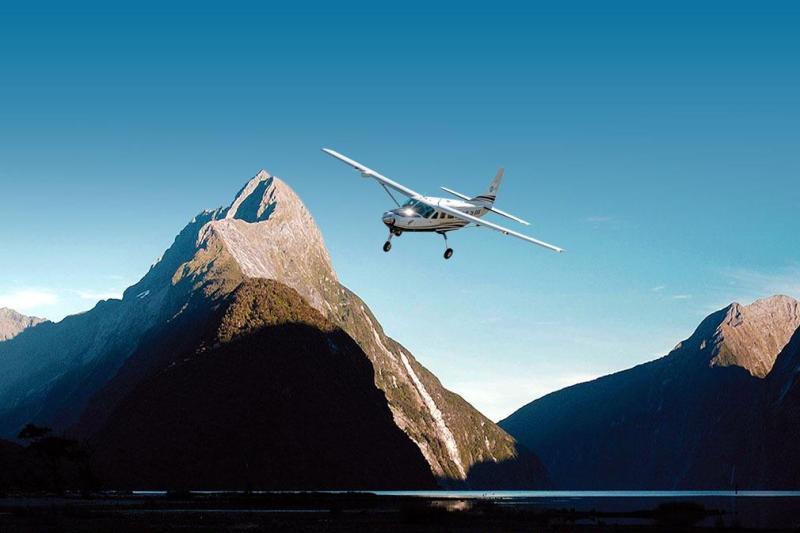 milford-sound-fly-2-hour-landing-fly-4