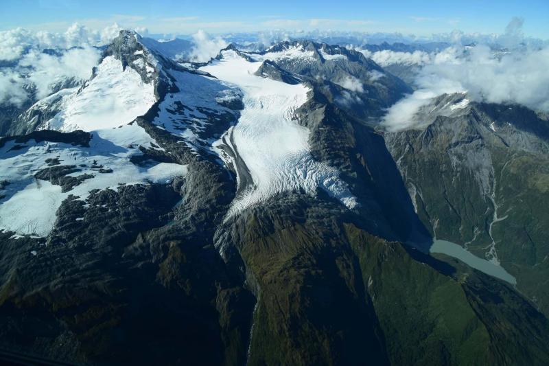 20-minute-queenstown-scenic-flight-2