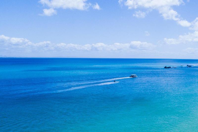 tangalooma-island-tours-beach-day-cruise-with-bu-1