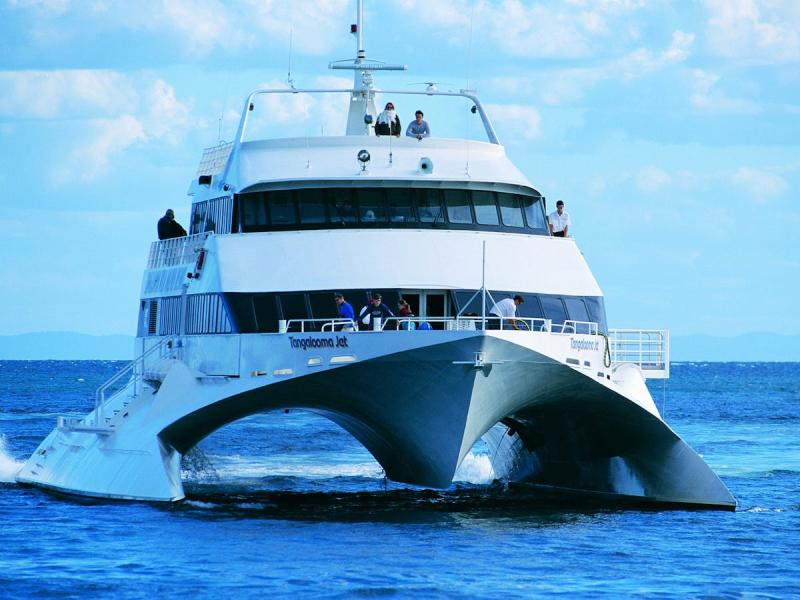 tangalooma-island-tours-beach-day-cruise-with-bu-5