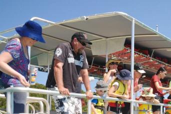 Tangalooma Island Tours - Marine discovery Day Cru