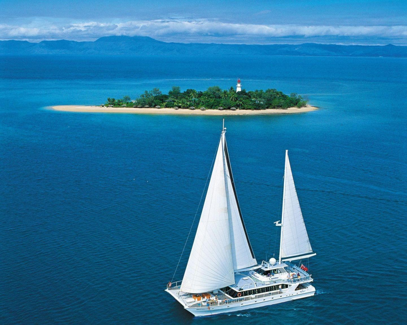 wavedancer-low-isles-cruise-from-port-douglas-2