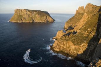 Tasman Island Cruises - Full Day Tour from Hobart