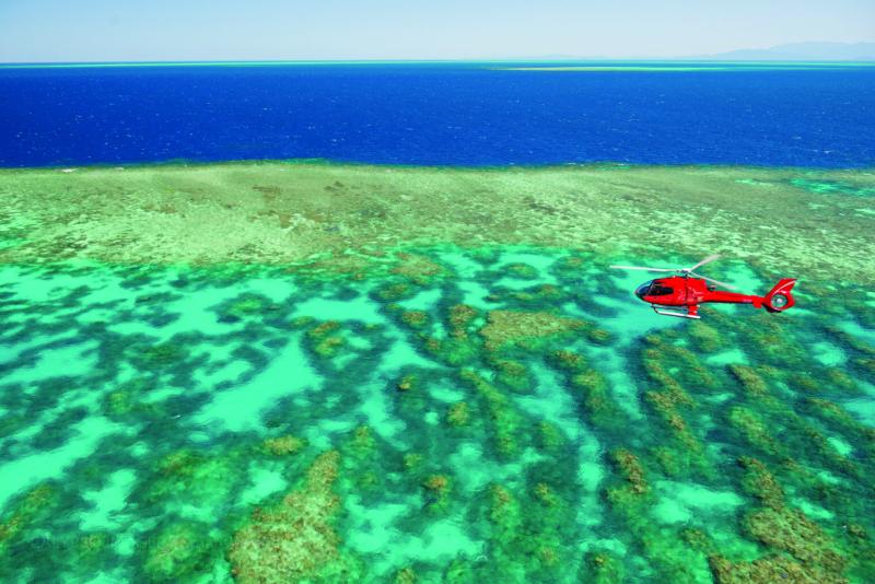 30-minutes-scenic-flight-great-barrier-reef-1