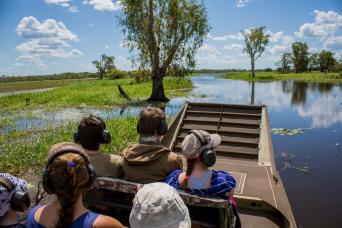 WETLANDS DISCOVERY BY AIRBOAT & CRUISE SAFARIS