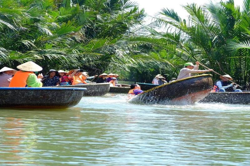half-day-hoi-an-city-coconut-basket-boat-tour-3