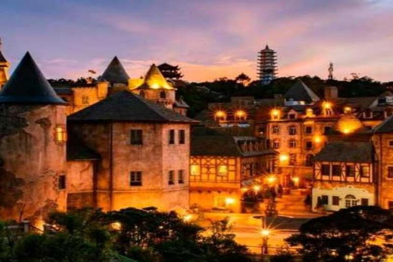 sunset-at-golden-bridge-ba-na-hills-private-4