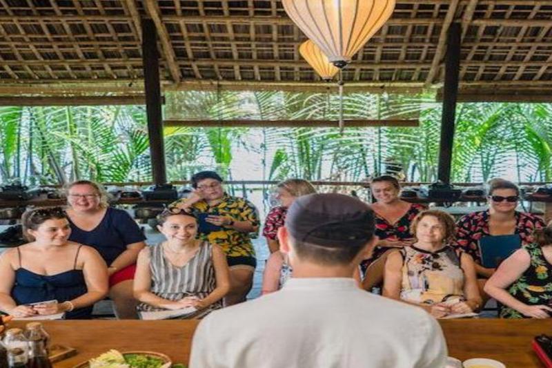 half-day-red-bridge-cooking-class-small-group-to-2