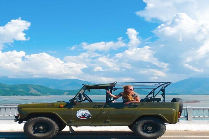 hoi-an-to-hue-by-jeep-private-3