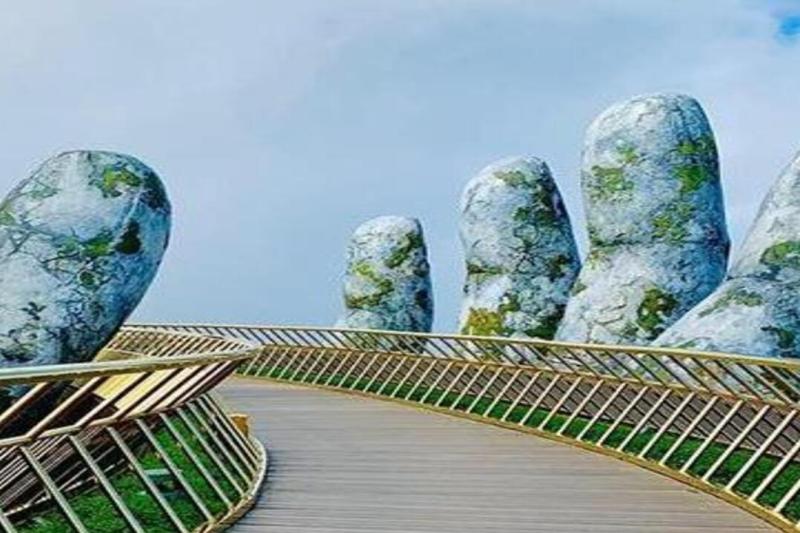 full-day-ba-na-hills-golden-bridge-private-3