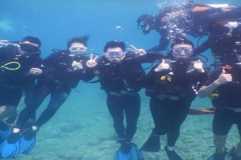 half-day-discover-scuba-diving-small-group-tour-2