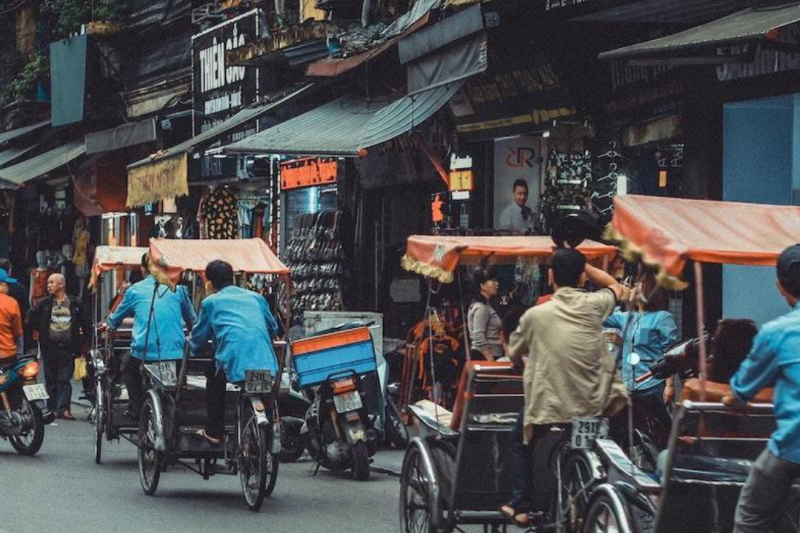 saigon-by-night-vespa-tour-private-tour-1