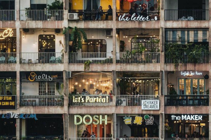 saigon-by-night-vespa-tour-private-tour-2