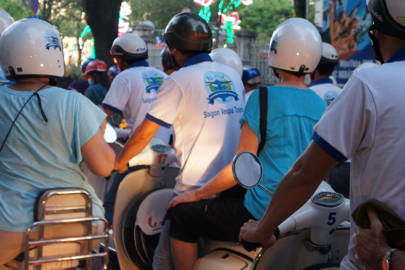 saigon-by-night-vespa-tour-private-tour-3