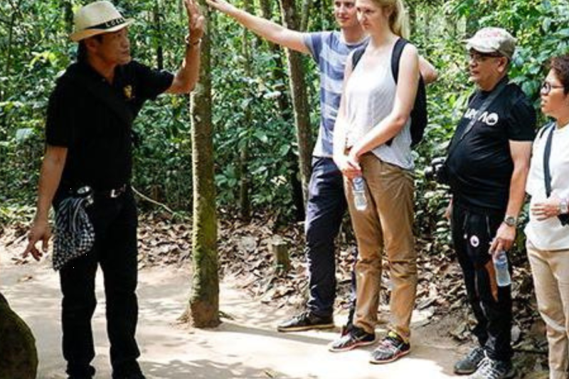 cu-chi-tunnels-mekong-vip-group-tour-luxury-ve-1