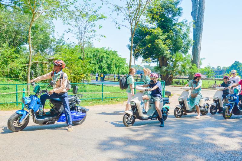 e-bike-electric-bike-tour-of-angkor-3