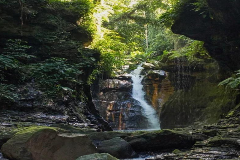 hidden-valley-and-pila-laguna-day-tour-1