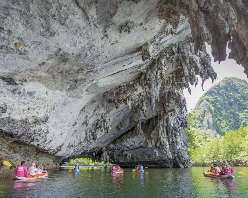 james-bond-and-beyond-small-group-tour-spanish-2