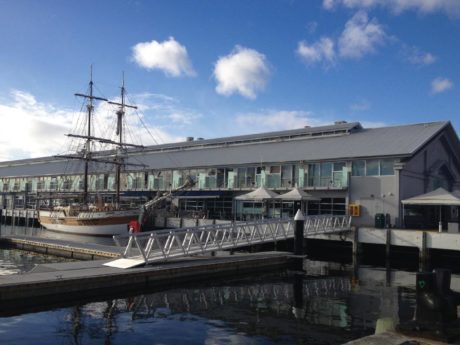 mona-boat-cruise-and-hobart-city-morning-tour-2