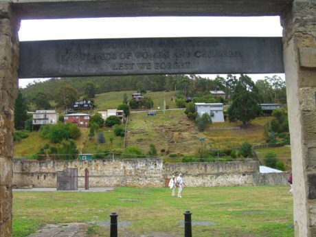 kunanyi-mount-wellington-half-day-bus-tour-from-5