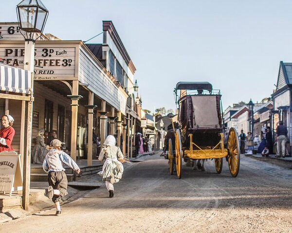 sovereign-hill-eureka-and-melbourne-skydeck-bus-to-1