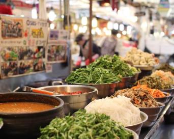 Seoul Night Discovery Tour (Small Group Tour) - S2