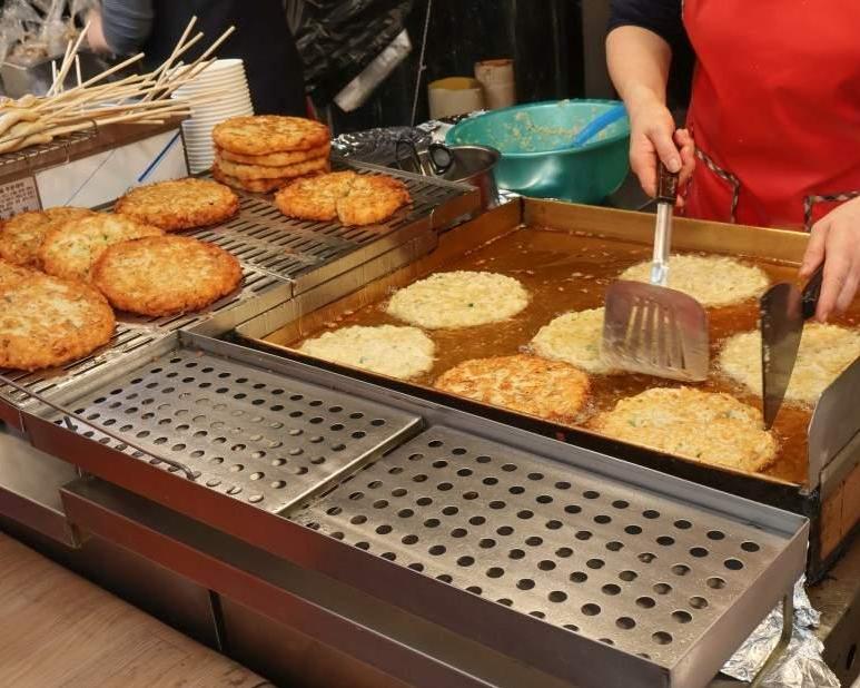 seoul-night-discovery-tour-small-group-tour-s2-6