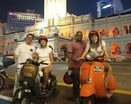 cooler-lumpur-by-night-vespa-tour-1