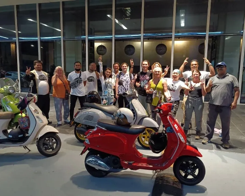 cooler-lumpur-by-night-vespa-tour-3