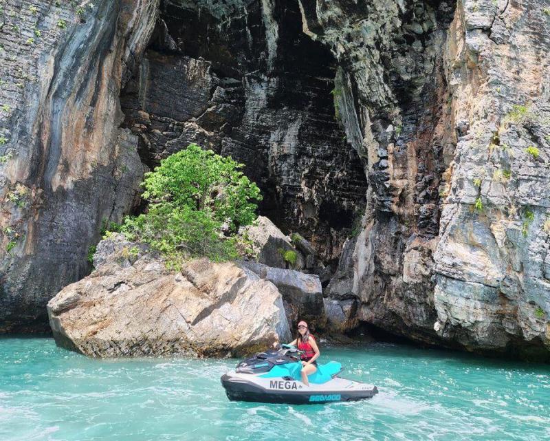 langkawi-archipelago-jet-ski-tour-including-dayang-bunting-island-2