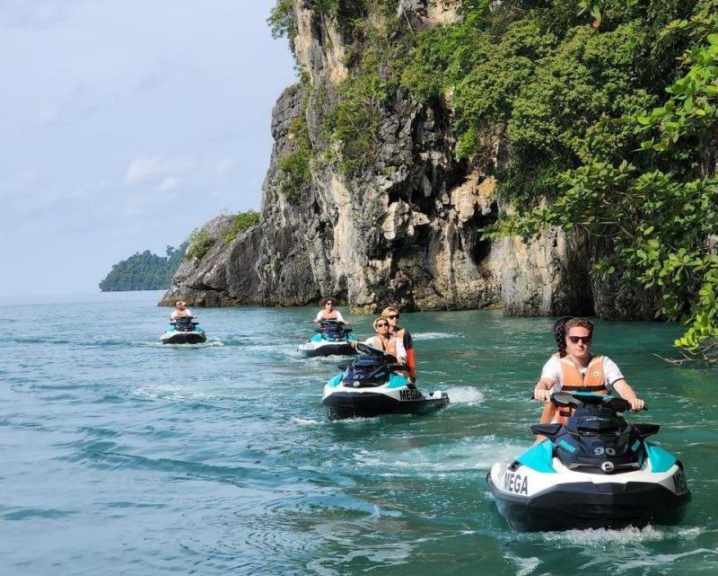 langkawi-archipelago-jet-ski-tour-including-dayang-bunting-island-3