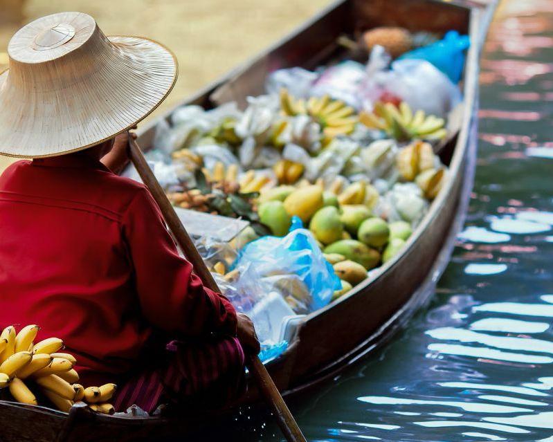 maeklong-railway-market-damnoen-saduak-floating-3