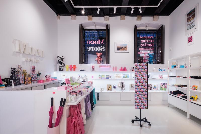 barcelona-city-tour-and-moco-museum-7