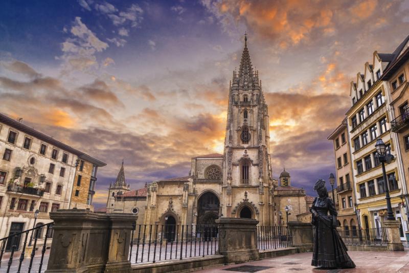 13-Day Northern Spain & Galicia Tour from Madrid: San Sebastian | Santander | Oviedo | Porto | Salamanca**Daily Breakfast and Entrance Tickets Included**