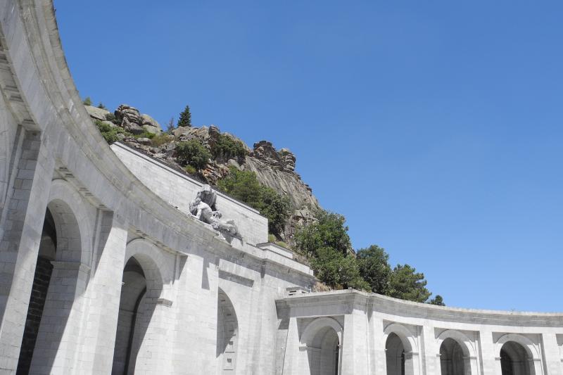 private-guided-tour-to-royal-monastery-of-el-escor-4