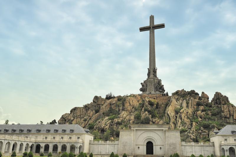 private-guided-tour-to-royal-monastery-of-el-escor-5