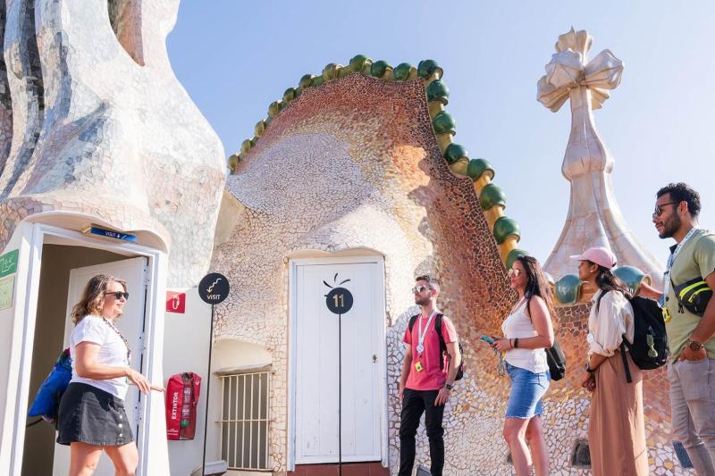 casa-batllo-guided-tour-with-entrance-to-white-rab-5