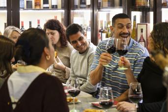 Tapas & Wine Tour in Barcelona’s Historic Centre S