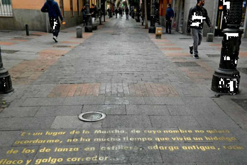 walking-tour-of-the-literary-quarter-with-paella-3