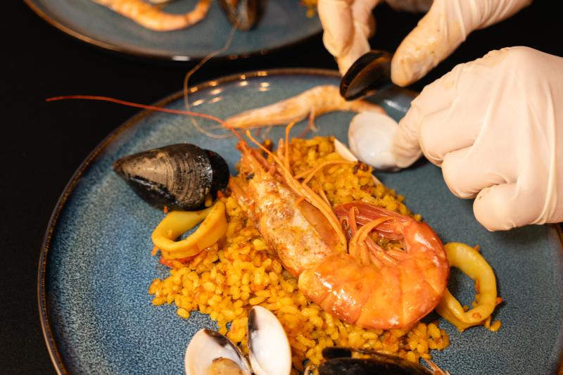 walking-tour-of-the-literary-quarter-with-paella-7